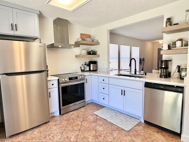 property at 3204 Elizabeth Anne Ln