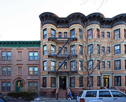 493 12th St Apartamentos