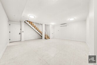 BRUCKNER BOULEVARD in Bronx, NY - Building Photo - Building Photo