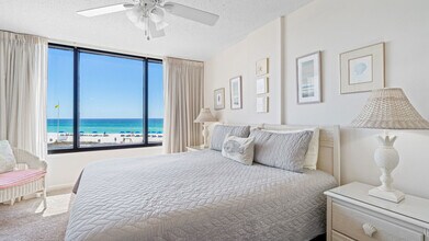 7205 Thomas Dr in Panama City Beach, FL - Building Photo - Building Photo
