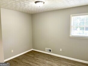 90 Church St in Mcdonough, GA - Building Photo - Building Photo