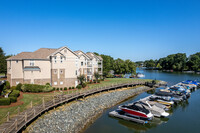 104 Pier 33 Dr in Mooresville, NC - Foto de edificio - Building Photo