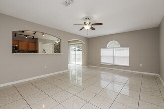 13809 Gentle Woods Ave in Riverview, FL - Building Photo - Building Photo