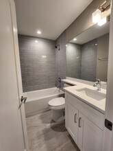 3941 N Janssen Ave, Unit 2 in Chicago, IL - Foto de edificio - Building Photo