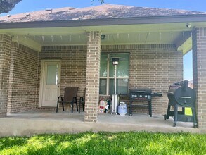 1333 Spicewood Dr in Burnet, TX - Building Photo - Building Photo