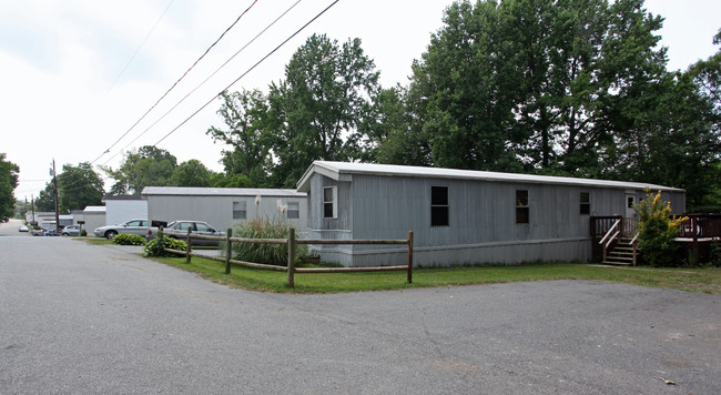 Connors Village in High Point, NC - Foto de edificio - Building Photo