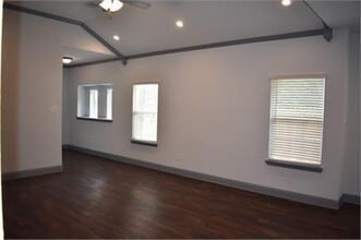 1005 G W Jackson Ave in Corsicana, TX - Building Photo - Building Photo