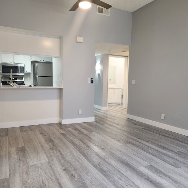 Quiet & Quaint 55+ Community (24724 Valley St) in Santa Clarita, CA - Building Photo - Building Photo