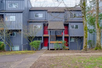 4 Touchstone in Lake Oswego, OR - Building Photo - Building Photo