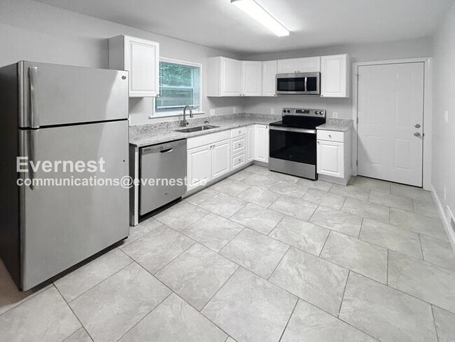 3400 Bonaire Dr in Charlotte, NC - Building Photo - Building Photo