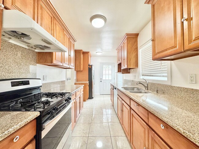 property at 806 W Park Ln