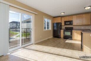 1037 W MacArthur Ave in Eau Claire, WI - Building Photo