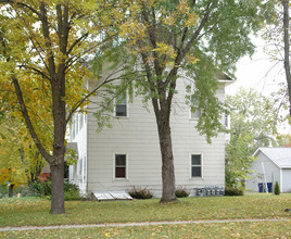 383 Central Ave in Bayport, MN - Foto de edificio - Building Photo