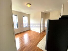 101 Audubon Ave, Unit 24 in New York, NY - Building Photo