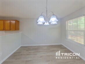 2177 Red Oak Cir in Union City, GA - Building Photo - Building Photo