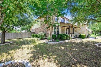 300 Southern Cross Dr in Austin, TX - Building Photo - Building Photo