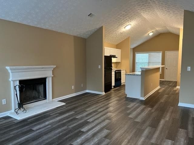 5200 Alexander St in Union City, GA - Building Photo - Building Photo