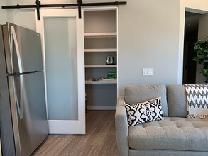 3228 Broadway, Unit A in Sacramento, CA - Foto de edificio - Building Photo