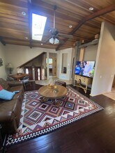 743 Alameda Ave in South Lake Tahoe, CA - Building Photo - Building Photo