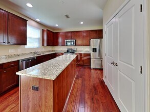 3436 Sutters Mill Lane in Raleigh, NC - Foto de edificio - Building Photo