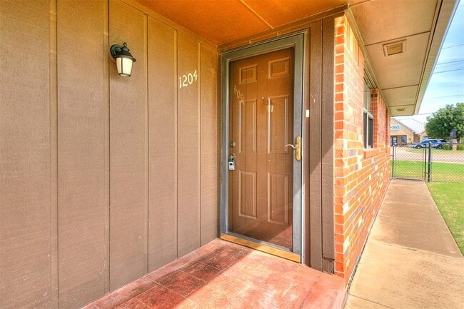 1204 N Crawford Ave in Norman, OK - Building Photo - Building Photo