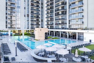 Flow Fort Lauderdale in Fort Lauderdale, FL - Foto de edificio - Building Photo