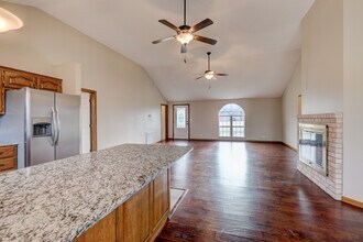 325 Turf Ln in Carl Junction, MO - Foto de edificio - Building Photo