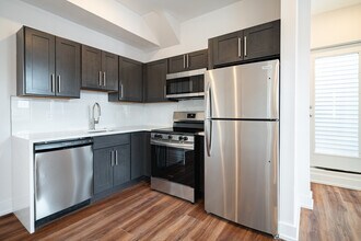 212 Manheim St, Unit 3 in Philadelphia, PA - Building Photo - Building Photo