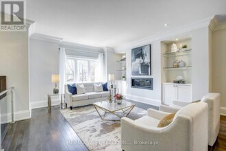 352B Lawrence Ave W in Toronto, ON - Building Photo - Building Photo