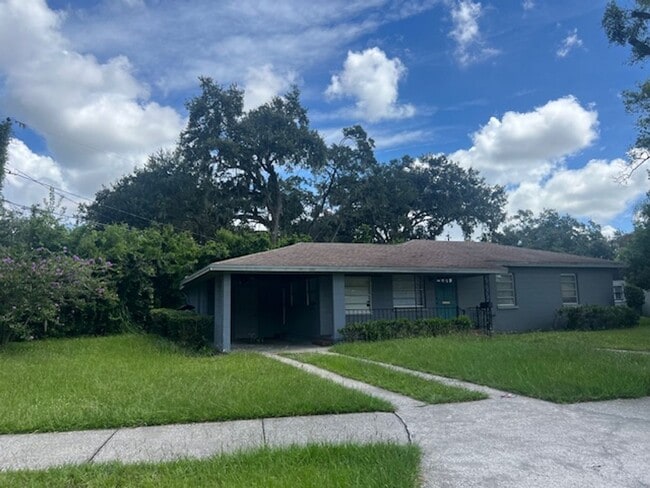 625 Hinton Crescent in Lakeland, FL - Building Photo - Building Photo