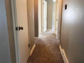 5607 N 68th St in Omaha, NE - Building Photo - Building Photo