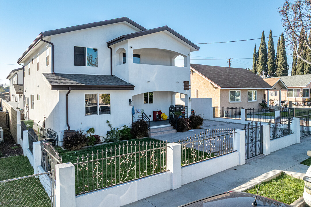 1031 S Bonnie Beach Pl in Los Angeles, CA - Building Photo