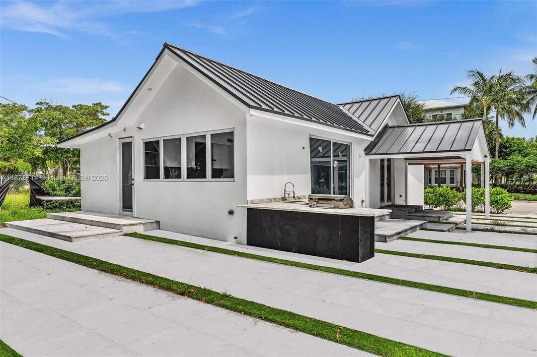 394 SE 5th Ave in Delray Beach, FL - Building Photo