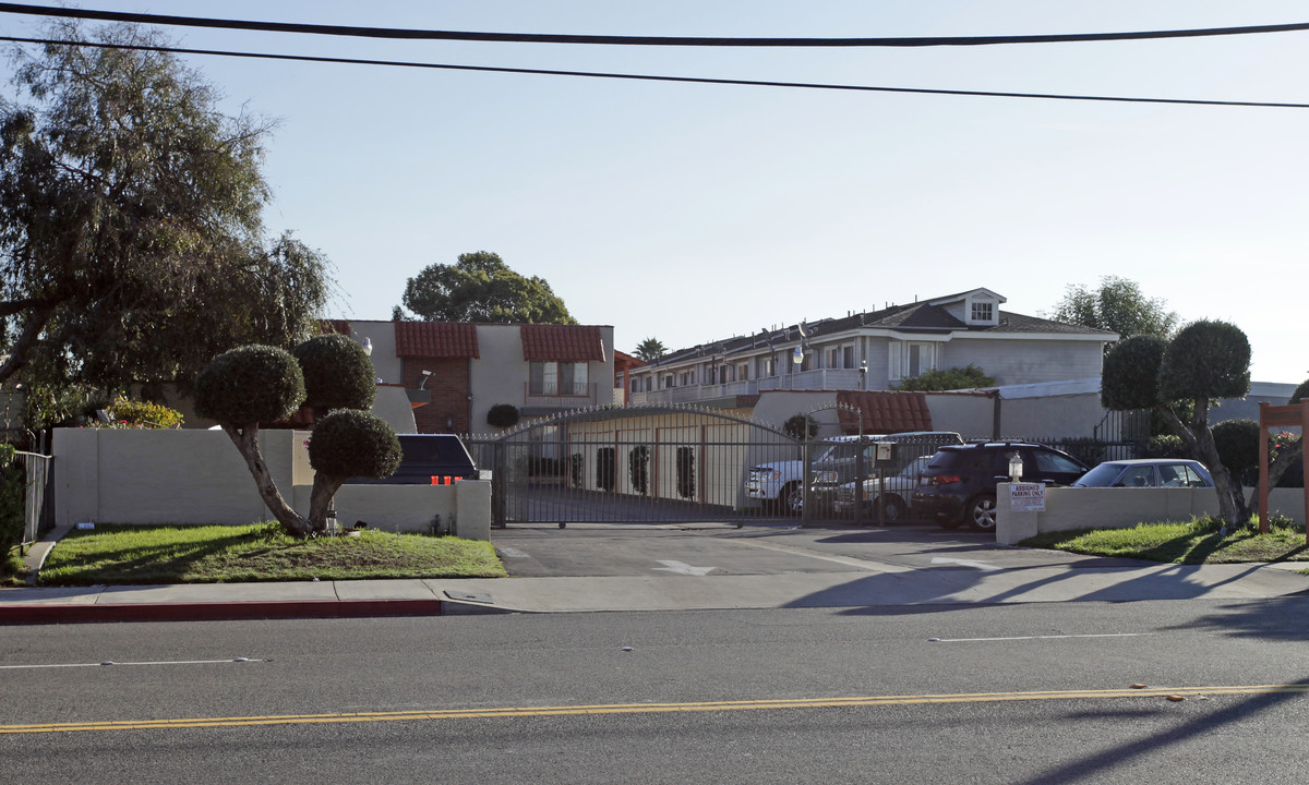 Westwood Apartments in Buena Park, CA - Building Photo