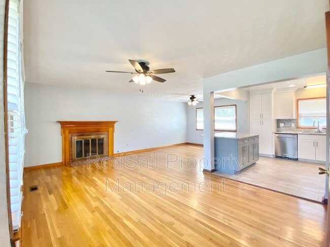 137 Tanglewood Dr in Hampton, VA - Building Photo - Building Photo