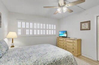 2800 N Palm Aire Dr in Pompano Beach, FL - Building Photo - Building Photo