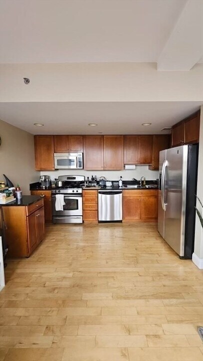 110 Cypress St, Unit 304 in Brookline, MA - Building Photo