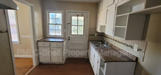 302 Rue Max St in Pensacola, FL - Building Photo - Building Photo