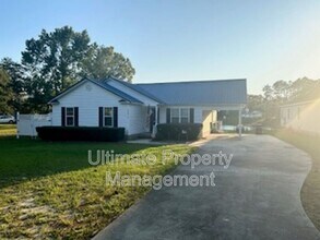 2447 Frink Lake Dr in Southport, NC - Building Photo - Building Photo