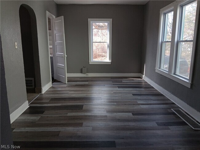 1124 E 114th St in Cleveland, OH - Building Photo - Building Photo