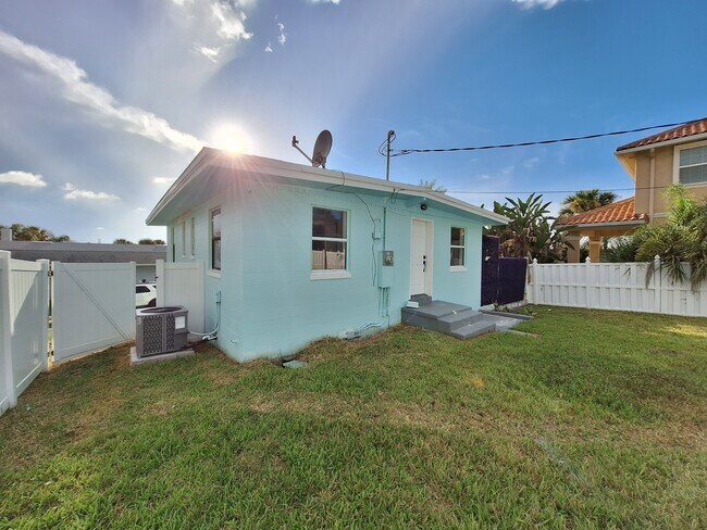 910 S Central Ave in Flagler Beach, FL - Building Photo - Building Photo