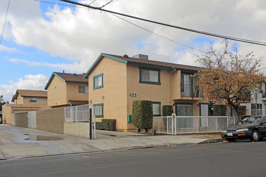 423 W Roosevelt Ave in Montebello, CA - Building Photo