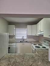 9441 Live Oak Pl, Unit 207 in Davie, FL - Foto de edificio - Building Photo