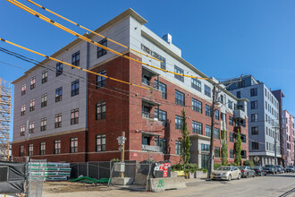 Penniman on the Park in Allston, MA - Foto de edificio - Building Photo