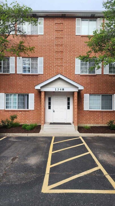 1348 S Lorraine Rd in Wheaton, IL - Building Photo