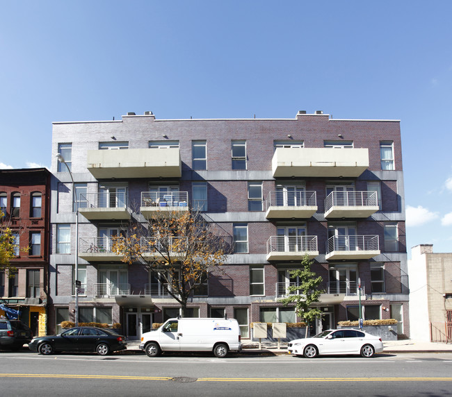 1378-84 Bedford Ave in Brooklyn, NY - Foto de edificio - Building Photo
