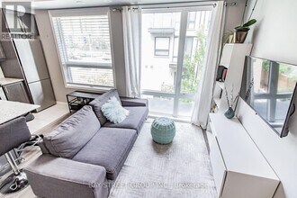 32 Fieldway Rd in Toronto, ON - Building Photo - Building Photo