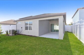 4132 Goldfoil Rd in Spring Hill, FL - Building Photo - Building Photo