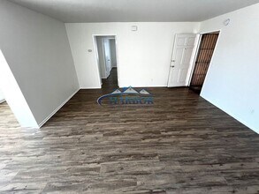 672 W 12th St in Los Angeles, CA - Building Photo - Building Photo