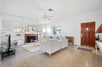 344 Linda Ln in West Palm Beach, FL - Foto de edificio - Building Photo